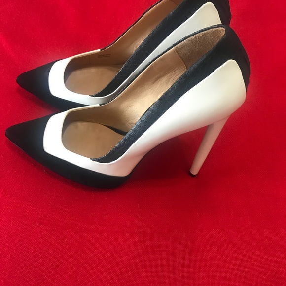 Black And White L.A.M.B. Pumps Shoe - Picture 2 of 9